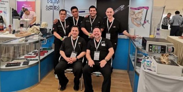 “黑衣人”。2019 年 5 月在墨西哥恰帕斯举行的本地聚会，使我们能够与客户（包括医疗保健提供商和代理商）亲密接触并盛装打扮。