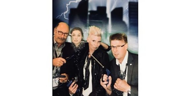 Ghost Buster: Wir stehen unter Strom. Kongress in den Niederlanden und zu gleich wurde es „dunkler“ im OP Leuchten Bereich, da Hans Amann danach in Rente  ging.