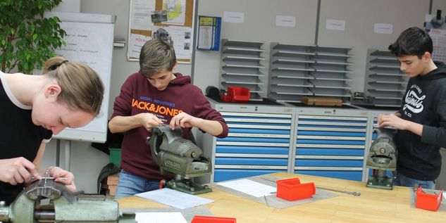 Bildergalerie | Technikunterricht in der Lehrwerkstatt