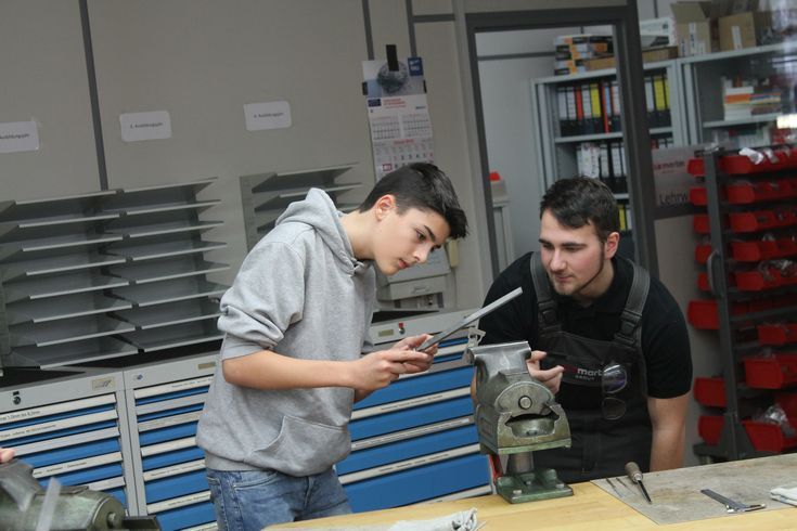 News | Technikunterricht in der Lehrwerkstatt